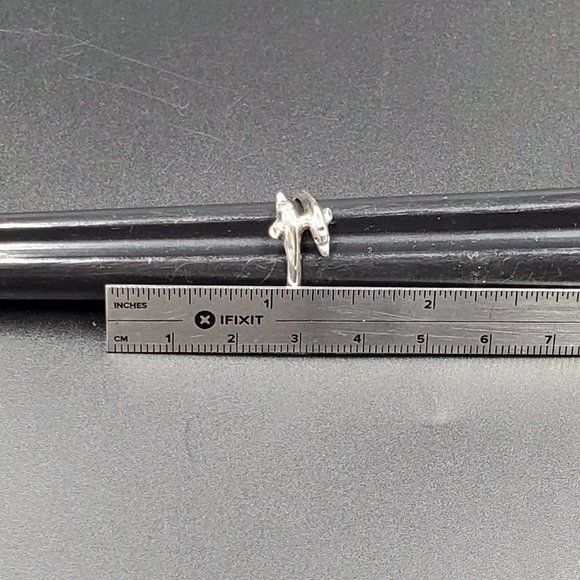 Size 6 Sterling Silver Double Dolphin Band Ring - Picture 4 of 5